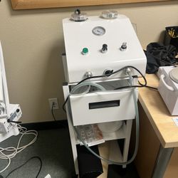 Professional Diamond Microdermabrasion Machine – Excellent Condition