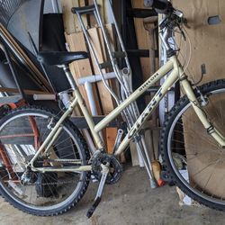 Giant Bike 26" Good Running Condition 
