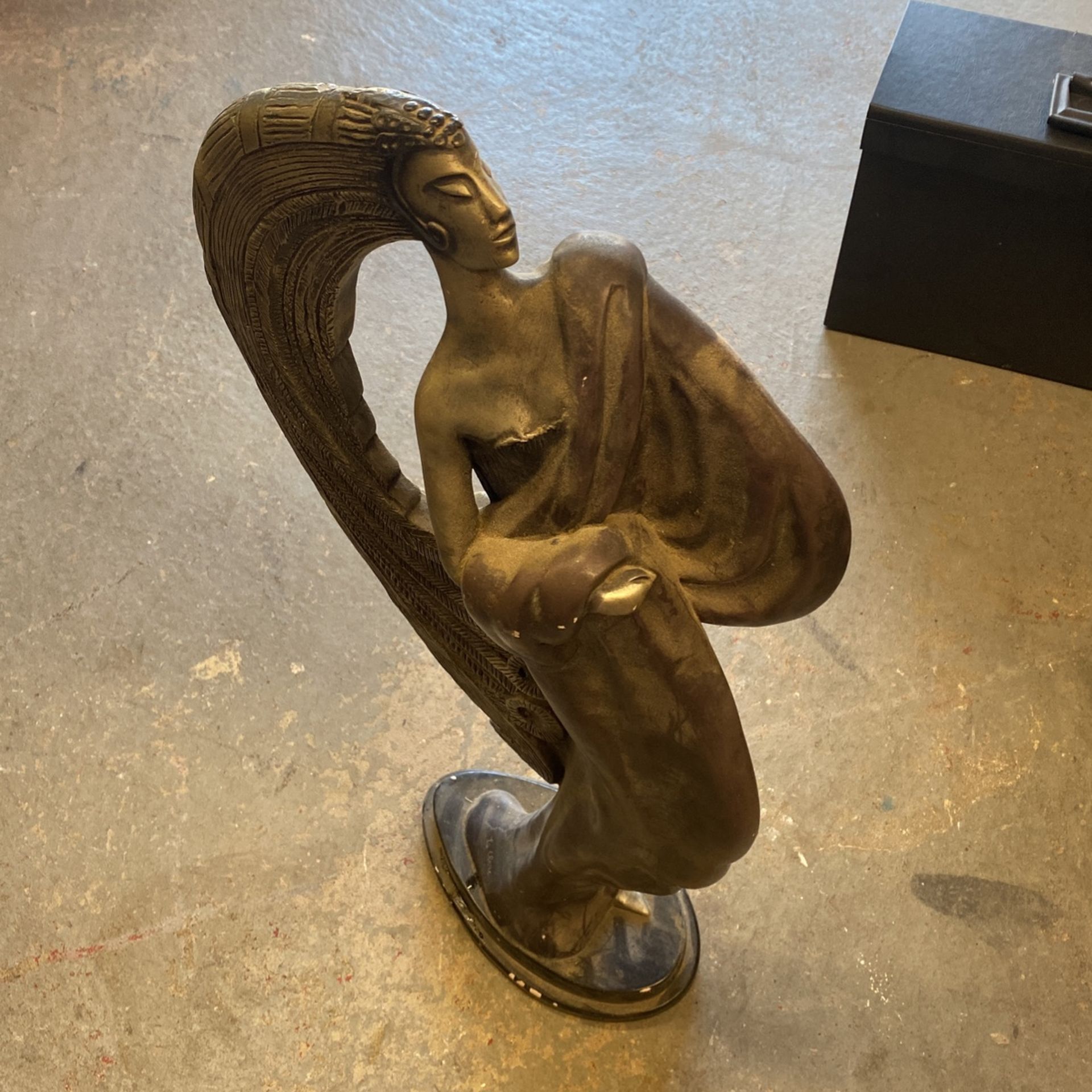 Statue