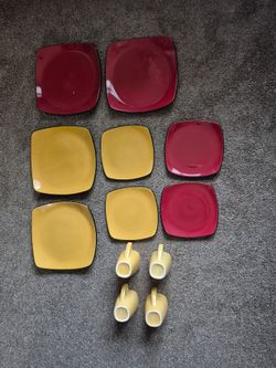 Small set of Corelle Harthstone Dishes