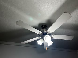 Hampton Bay 52” White Ceiling Fan  Works Good!