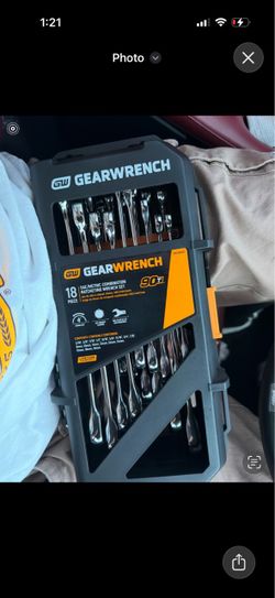 Ratcheting wrenches