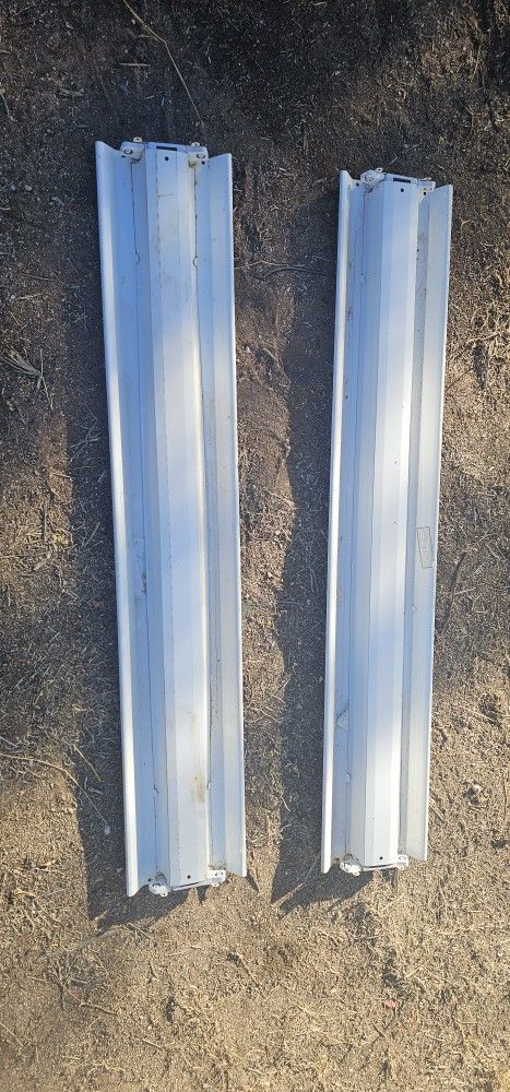 Fluorescent Light Fixtures