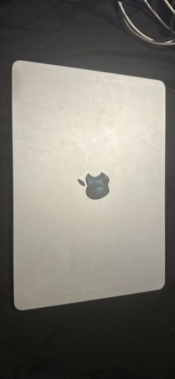 2025 MacBook Air 13” M4 — 32GB RAM / 1TB SSD — 100% Battery Health