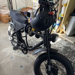 Pedal E-Bike With Kryptonite Chain Lock 