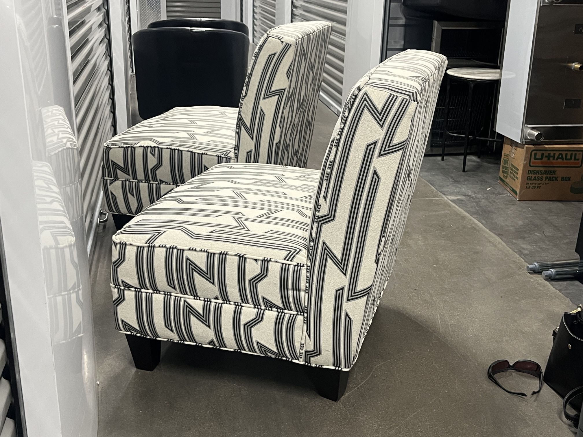 Accent Chairs Cream-armless Chairs