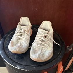 Adidas Yeezy - 9c - Kids