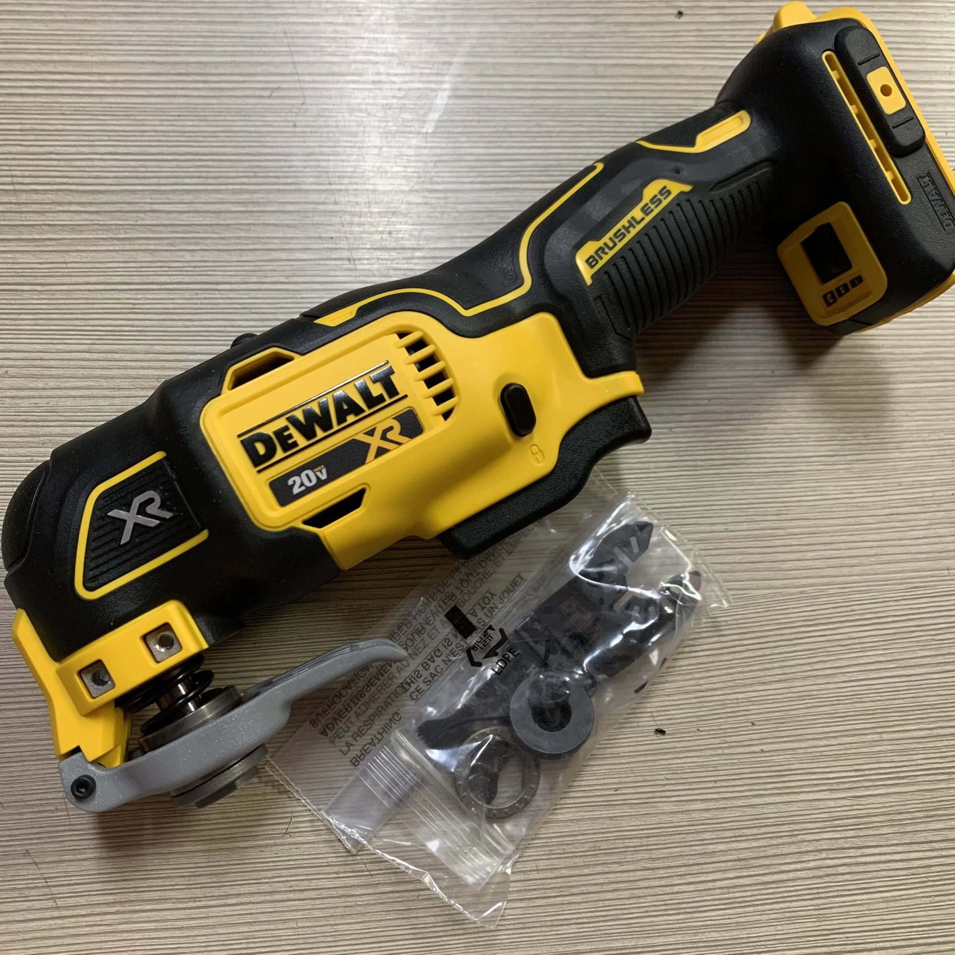 Dewalt New Multitool XR -3 Speeds Brushless - Nuevo