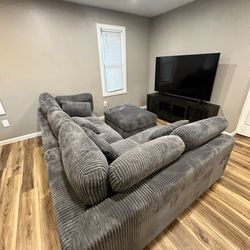 Beeston Sectional Couch With Ottoman