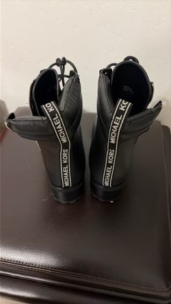 New Michael Kors Women’s Boots Size 9