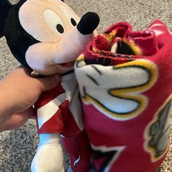 Disney NFL Mickey Mouse Cardinals Throw Blanket