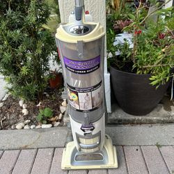 Shark Vaccum Navigator Professional 
