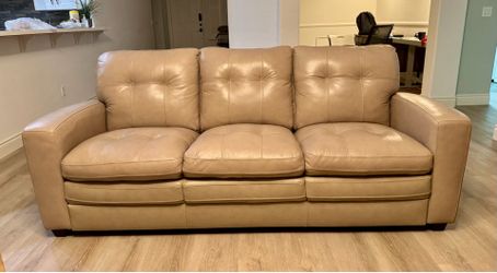 Beige leather safa/couch