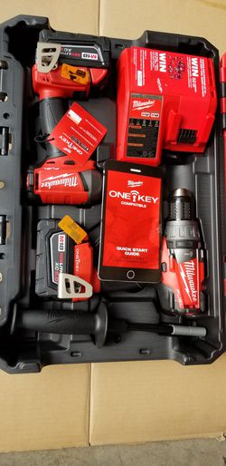 Milwaukee 2796-22 M18 FUEL ONE-KEY 18-Volt Lithium-Ion Brushless Cordless  Hammer Drill/Impact Driver Combo Kit 