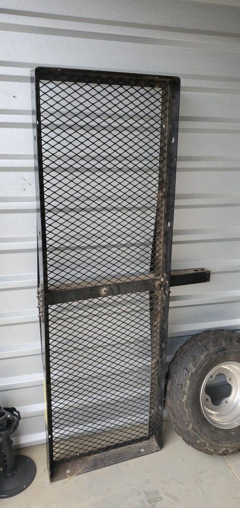Tow hitch Cargo Carrier