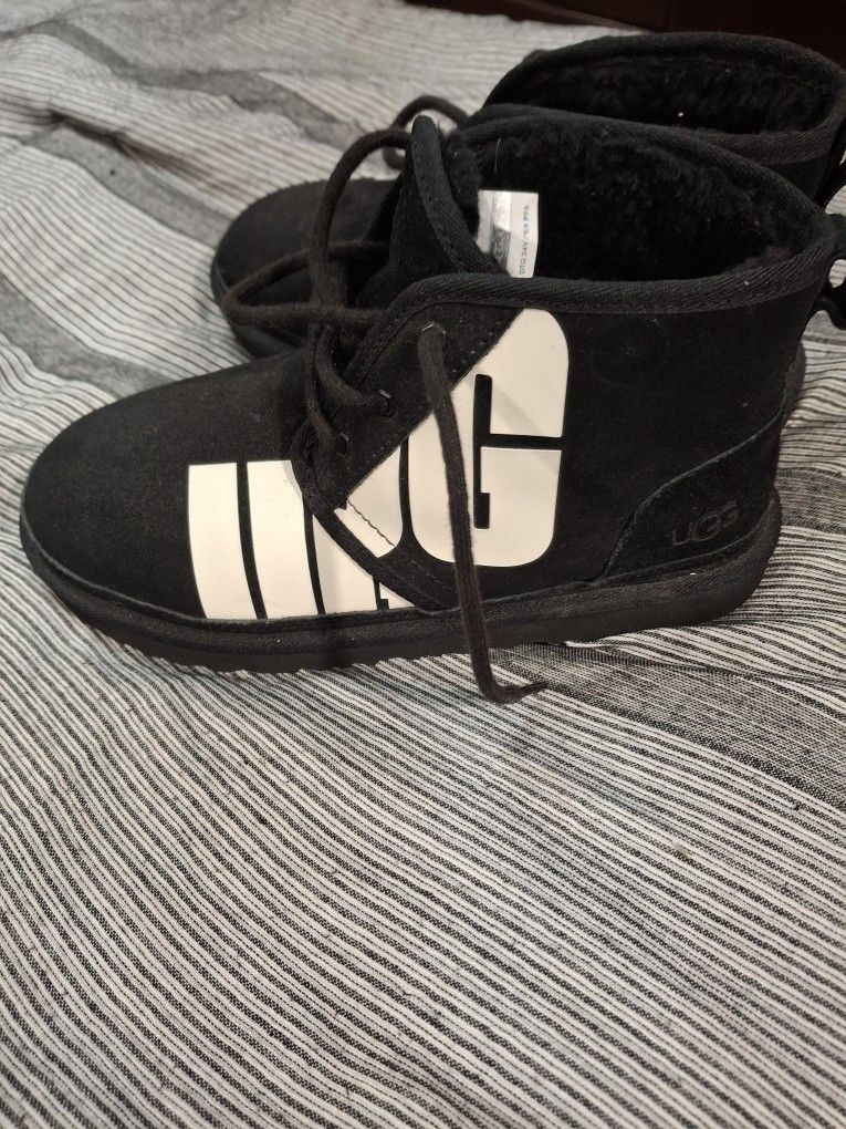 Nuevas Size 6 UGG 
