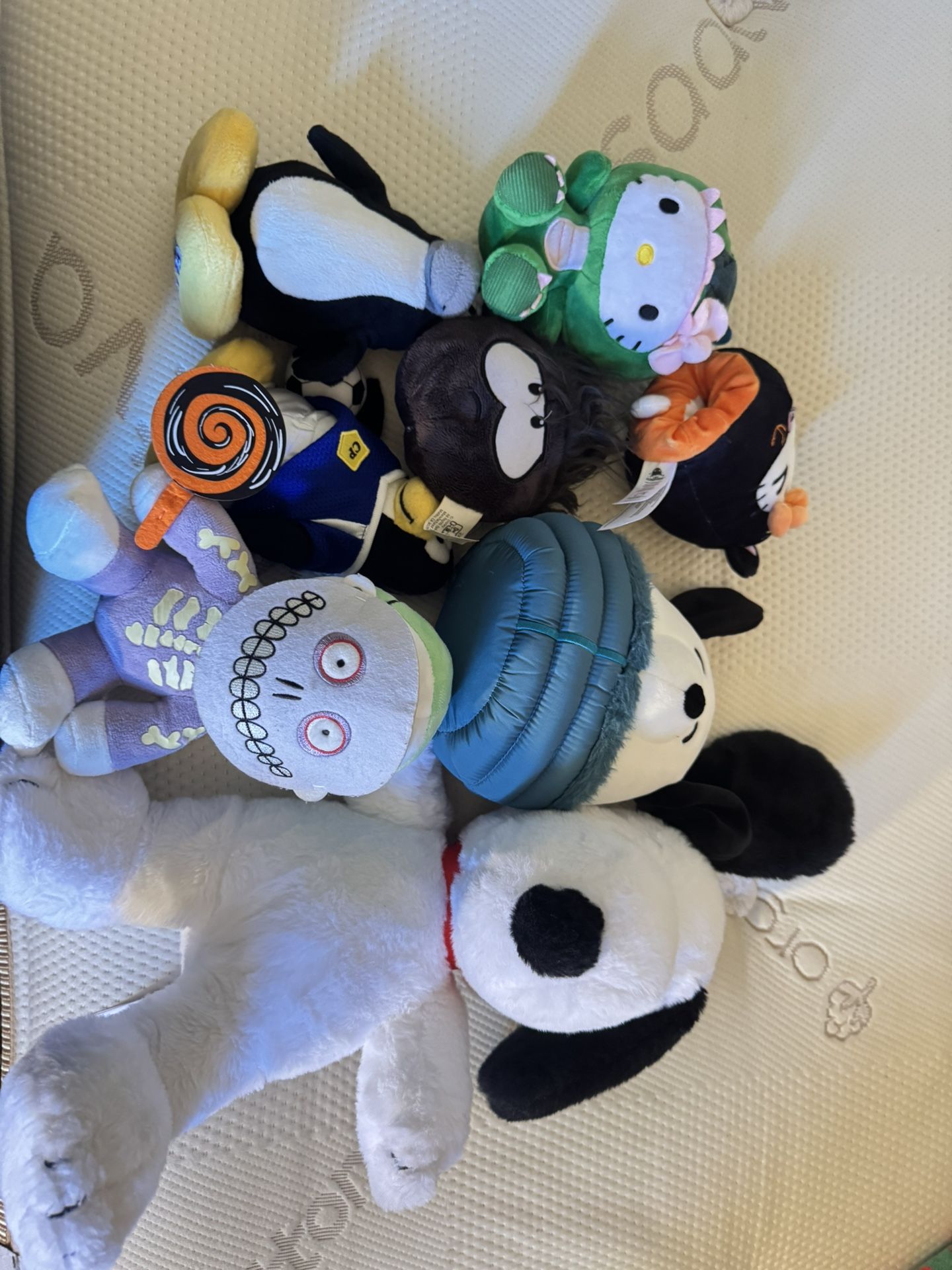 Random Plushies For Sale Cash Only And Pick Up Only !!!