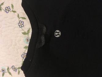LULULEMON sweatshirt