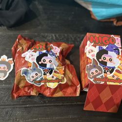 Migos troublemaker plush confirmed the kings crown. Opened to confirm only. Bag is still sealed.