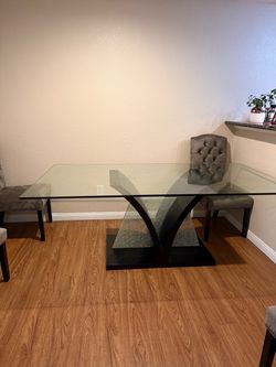 Glass v pedestal table