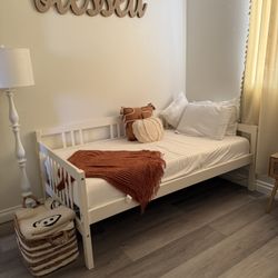 Day Twin Bed With New Mattress 