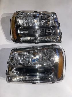 02-09 Chevy Trailblazer 02-05 Chevy Trailblazer EXT Headlights