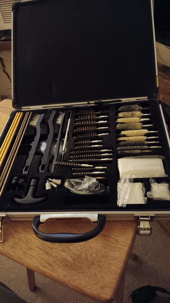 Gun Cleaning Kit
