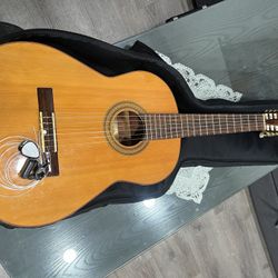 CONN C-10 Classical Acoustics Guitar With Case