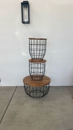 Coffee table with matching two side tables