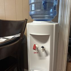 Water dispenser