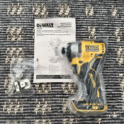 NEW DEWALT ATOMIC 20V MAX Brushless Compact 1/4 in Impact Driver (Tool-Only)