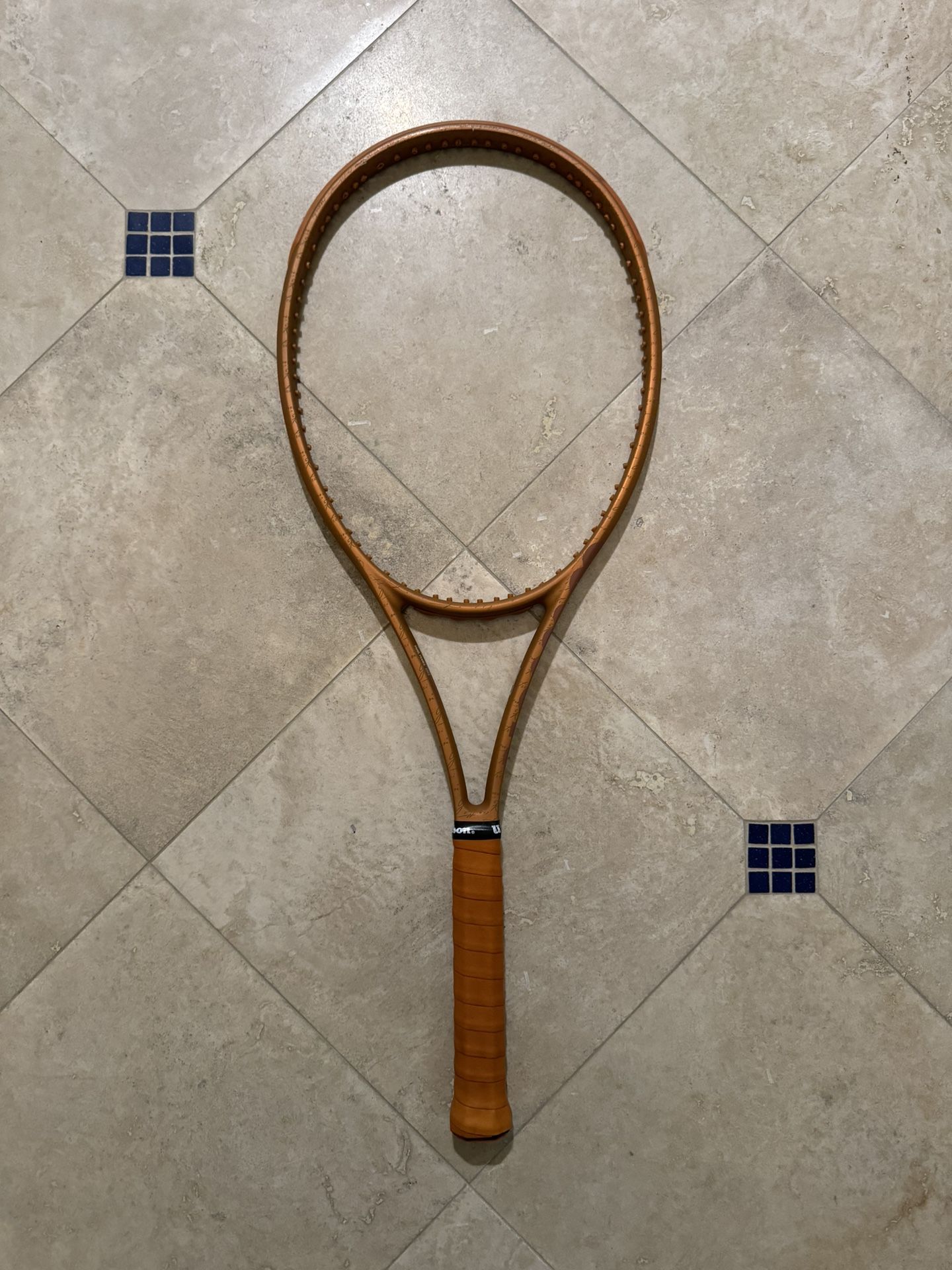Wilson Blade 98 18x20 V8 Roland Garros - 4 1/8 - Great Condition