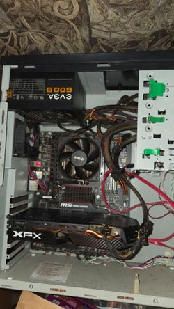 DDR 3 GAMING DESKTOP FOR PARTS.