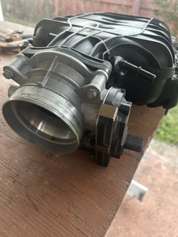 Stock 6th Gen Camaro SS Manifold And Throttle Body