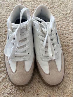 Reebok Sneakers
