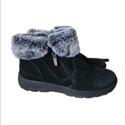 Khombu Women Jessica All Weather Faux Fur Cuff Ankle Boots Black Suede They have double zippers. Size 8M 