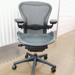 Authentic Herman Miller Aeron Ergonomic Office Chair Size B / Read Description 