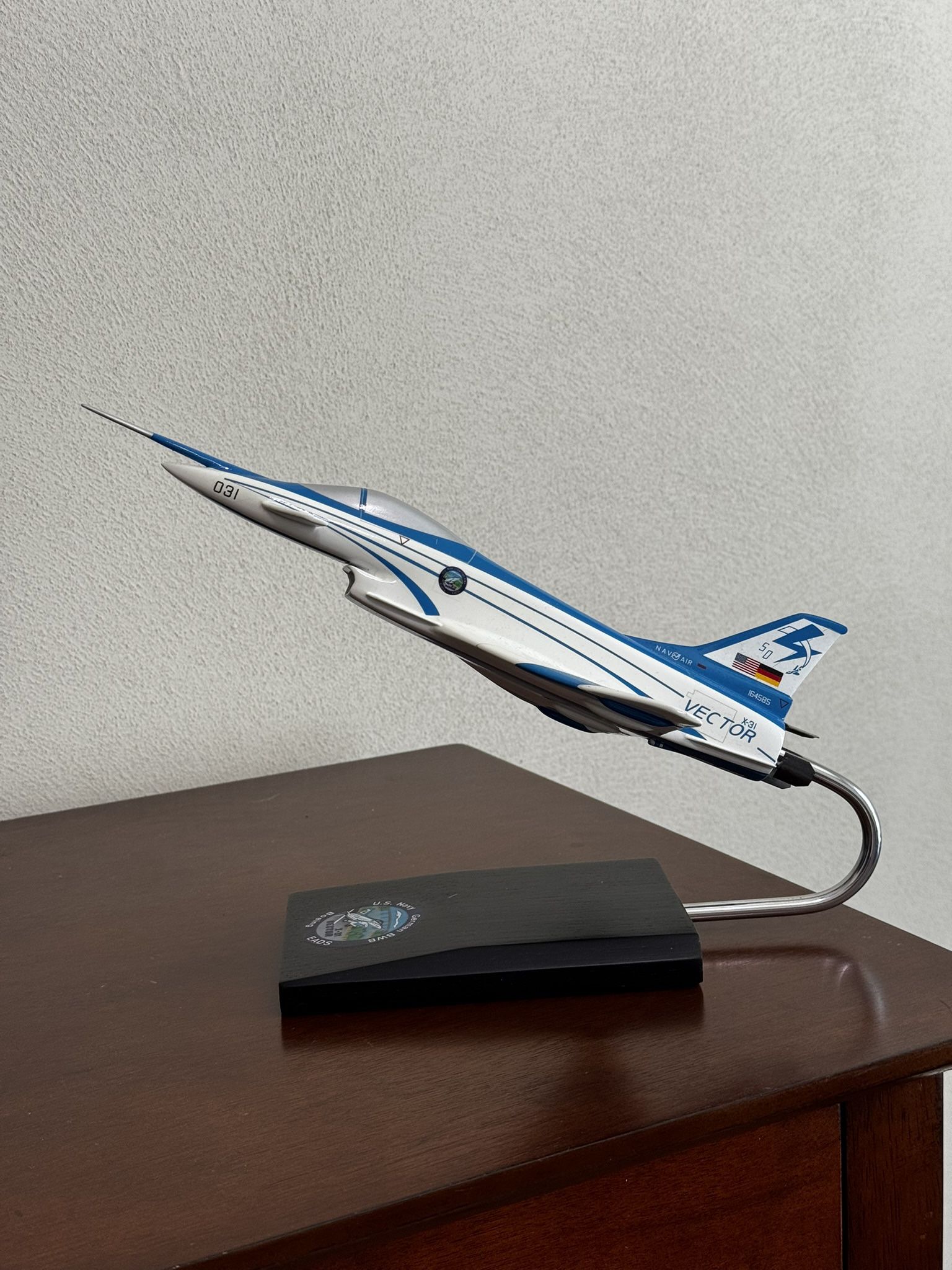 X-31 Vector Rockwell-Messerschmitt-Bolkow-Blohm Jet Model 1/48 Scale
