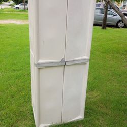 Great Garage Organizer / Outdoor Storage Cabinet!