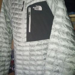 North Face Puffer  Thermoball Snow Hoodie Jacket Mens 