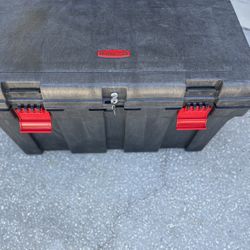 Rubbermaid tool/storage container