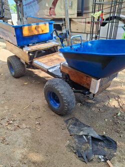 Gas powerd wheel barrow