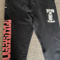 Black snoop Dogg Doggystyle Sweats .
