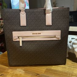 Authentic Michael Kors Purse 👜
