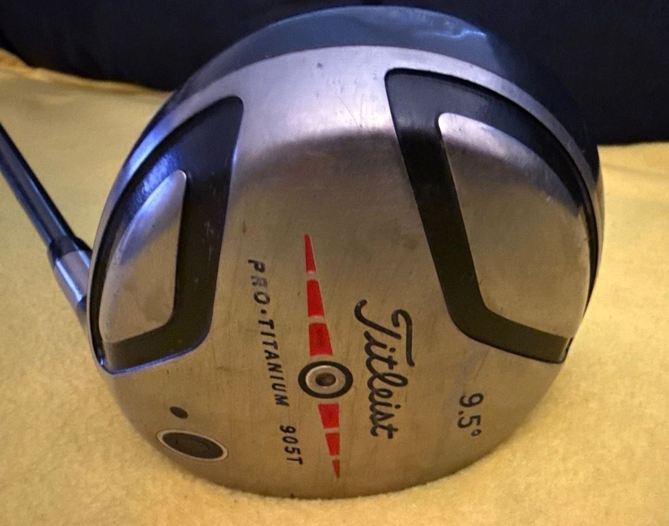 Titleist 905T Driver 9.5 Loft RH Stiff Graphite Titanium Black/Silver 1