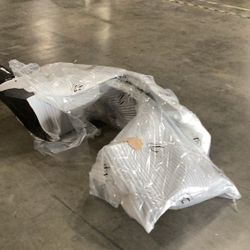 2005-2013 Chevrolet Corvette C6 Carbon Creations ZR Edition Front Fenders - 2 Piece Blemished 