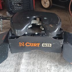 CURT Q25 5th Wheel Hitch (Puck System)