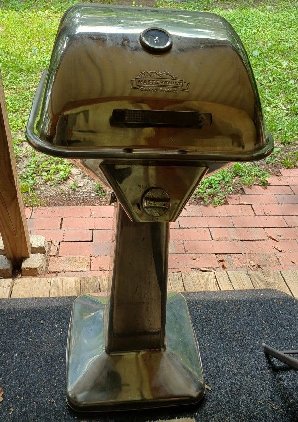 Compact Stainless Steel Masterbuilt Detachable Pedestal Propane Grill, Camper, Boat, RV, Etc.