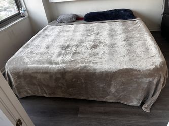 Inflatable King Sized Bed. Quick Inflate