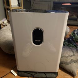 Shark Air Purifier Model 4 Like New 